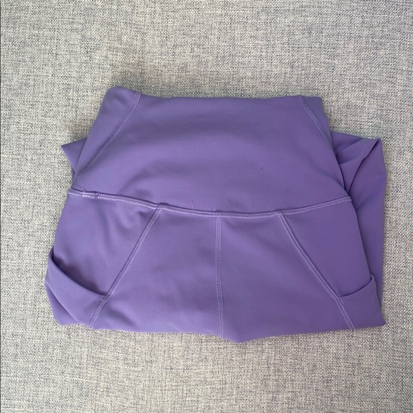 Lululemon Women’s Purple Wunder Under Leggings with Pockets 25” - Picture 4 of 7